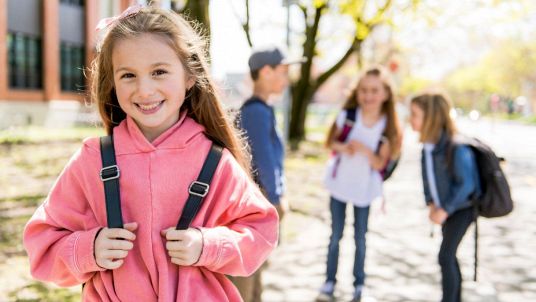 bambini fuori da scuola