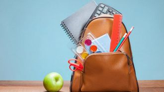 zaino e libri scuola