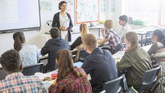 Lezione di educazione sessuale a scuola