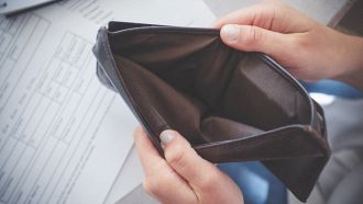 Prof per mesi senza stipendio cosa è successo