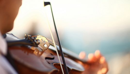 Suonare il violino per la laurea