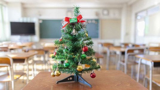 Classe vuota per le vacanze scolastiche di Natale