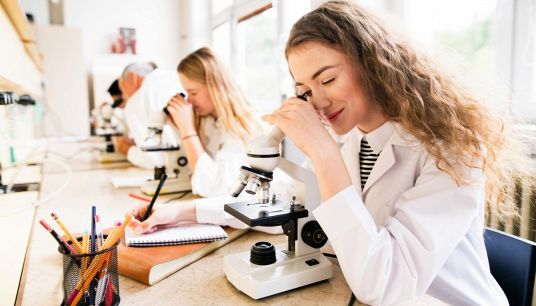 Perché scegliere il liceo scientifico per le superiori: i motivi