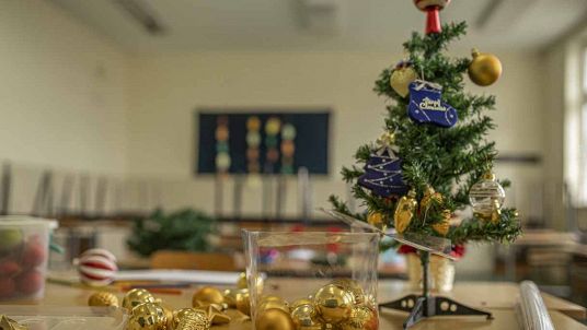 Aula addobbata per Natale