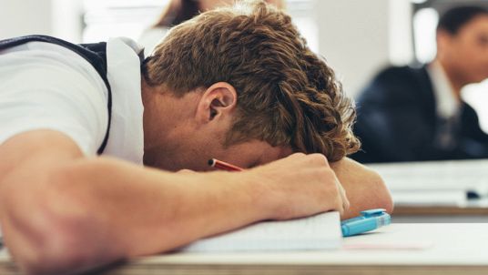 Studente svogliato a scuola