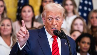 Niente sport nelle scuole per le donne transgender: il caso Trump