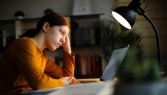 Perché 6 giovani su 10 sono preoccupati per l'università