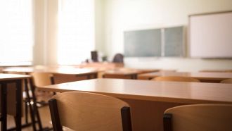 Gli italiani perdono fiducia nella scuola: l'indagine Eurispes