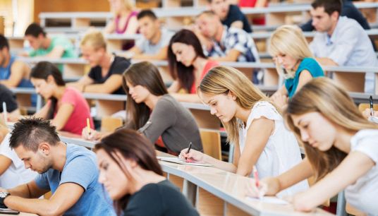 Università italiana cresce: 300 mila iscritti in più in 10 anni