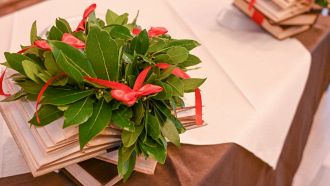 Le donne hanno voti di laurea più alti rispetto agli uomini