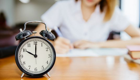 Esame universitario: l'orario incide sull'esito