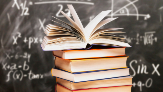 Libri scolastici, prezzi in aumento: la risposta del ministero