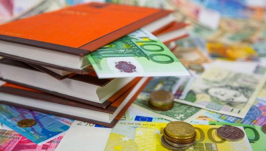 Stangata sui libri di scuola a settembre: ecco perché