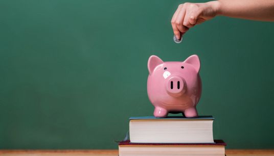 Soldi in busta paga per libri scolastici dei figli: l'iniziativa