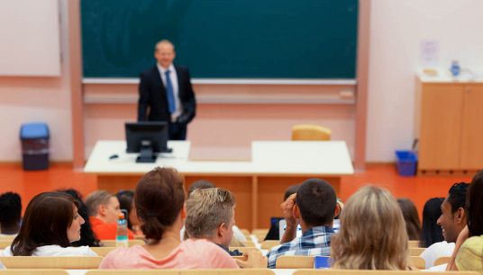 Lezione universitaria in aula