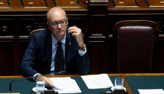 Fa 150 km al giorno per insegnare: l'appello a Valditara