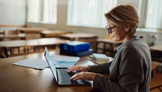 Cos'è il Fascicolo Unico Digitale del professore: novità del MIM