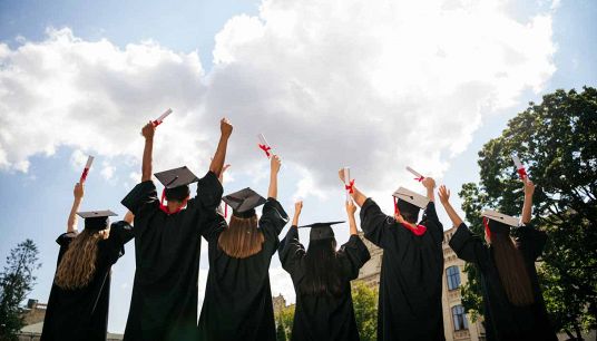 Laureati in toga con il tocco