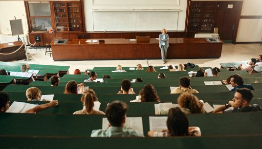 Legge rivoluzionaria: niente università per i bulli. Cosa cambia e dove