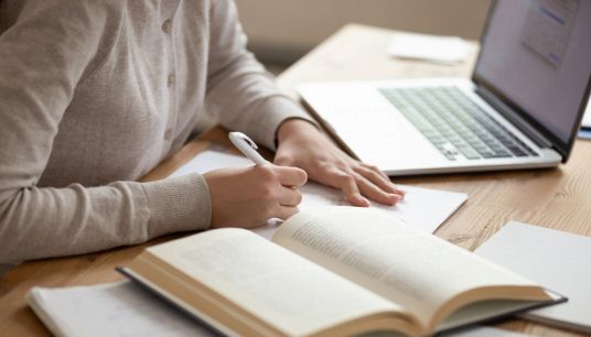 Lettera-sfogo di una studentessa: "Basta con scuola di una volta”