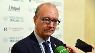 Perché per Valditara non servono classi meno affollate a scuola