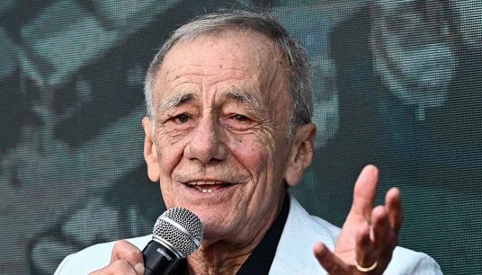 Il cantautore Roberto Vecchioni