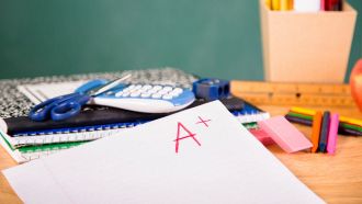 Novara propone la valutazione evolutiva a scuola: cos’è