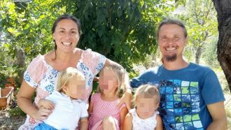 Come vanno le lezioni dei figli della famiglia nel bosco