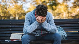 Come affrontare il disordine adolescenziale: messaggio di Novara