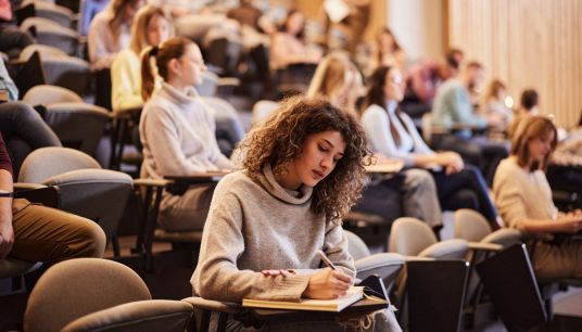 Università, più di 2 milioni di iscritti: boom telematiche
