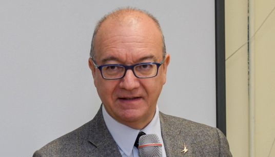 Prof accoltellata e violenza giovanile: appello di Valditara