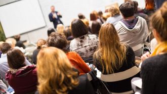 Iscrizioni di Over 40 all'università, è boom in Italia