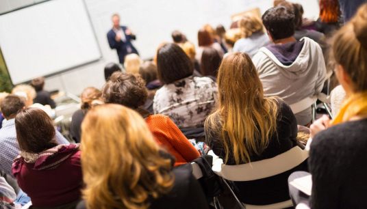 Iscrizioni di Over 40 all'università, è boom in Italia