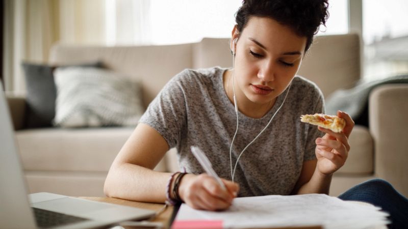Che mangiare in vista della Maturità 2026, 7 alimenti consigliati