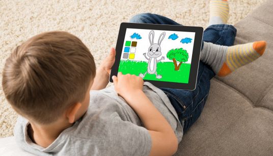 Cervello dei bambini bersagliato da schermi, cos'è il criticoma
