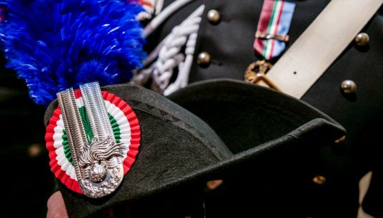 Bambina fa una tesina sui carabinieri (e riceve un premio)