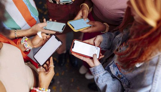 divieto di uso dei social tra i giovani