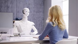 Men At I lavori più a rischio con l'IA: il nuovo report