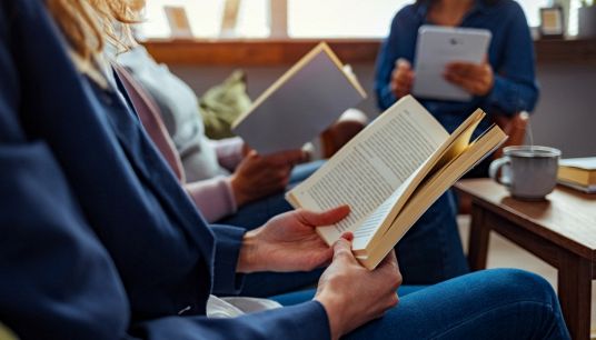 I libri da leggere secondo la libreria più antica di Bologna