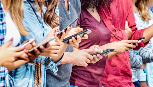 Soluzioni della Maturità in un gruppo social: denunciata 22enne