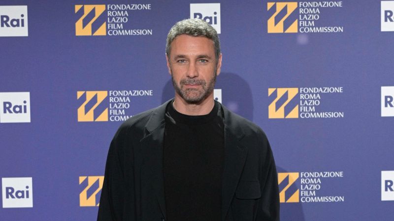 Raoul Bova preside del liceo più inclusivo d’Italia