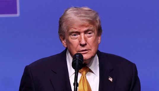 Trump e il velo all'asilo, il post fa scoppiare un caso negli Usa