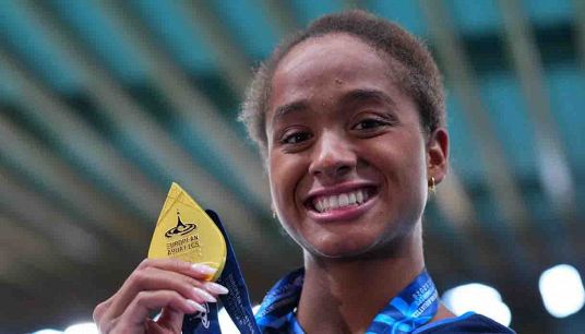 Sara Curtis agli Europei di nuoto di Parigi 2026
