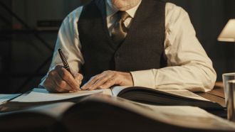 Prof si sente solo, sorpresa speciale dalla classe di 39 anni fa