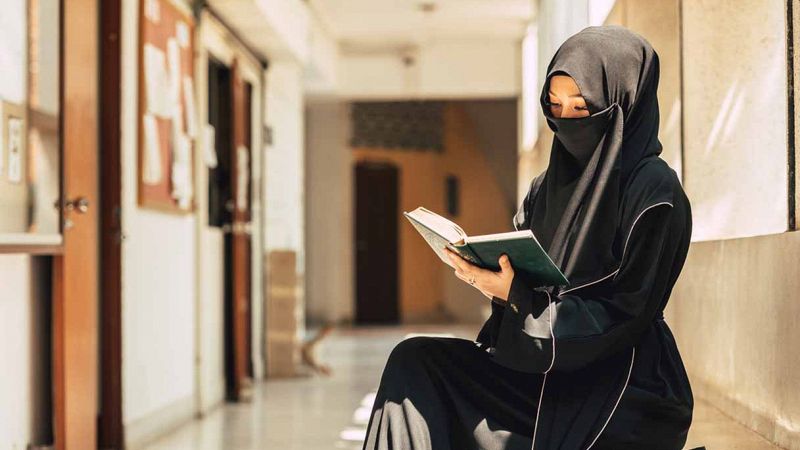 Divieto di burqa a scuola