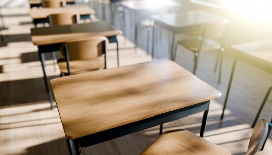 Caldo e ritorno a scuola, il Codacons lancia una provocazione