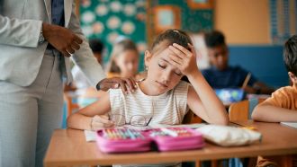 Allarme emicrania: gli effetti sul rendimento a scuola