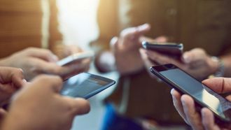 Divieto di smartphone a scuola: la decisione della Danimarca