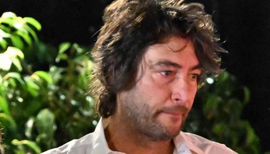 Il conduttore Simone Annicchiarico