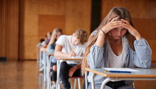 Studenti bocciano la scuola: fonte di ansia e stress per il 71%